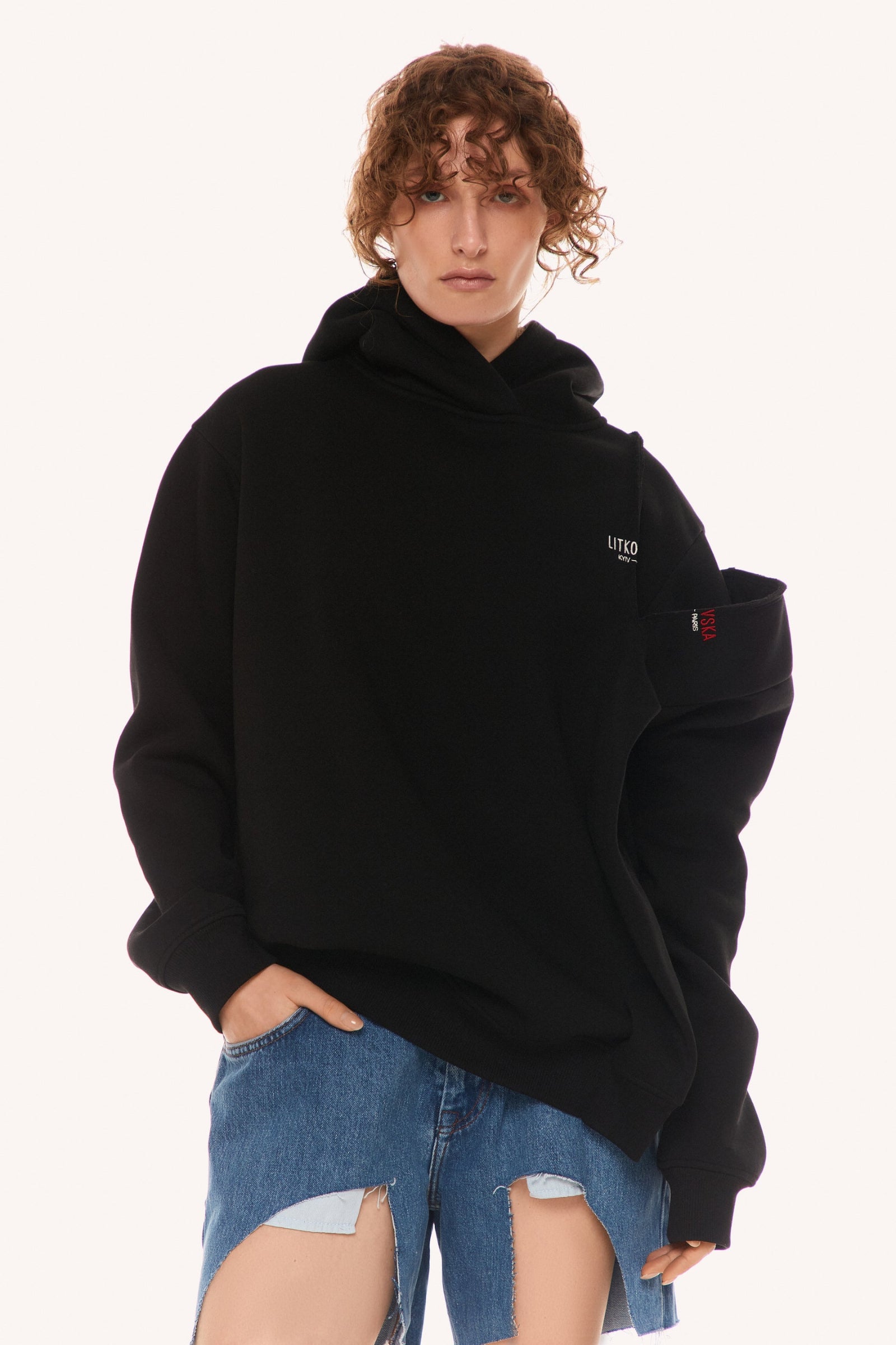 BLACK CLEAN-CUT HOODIE