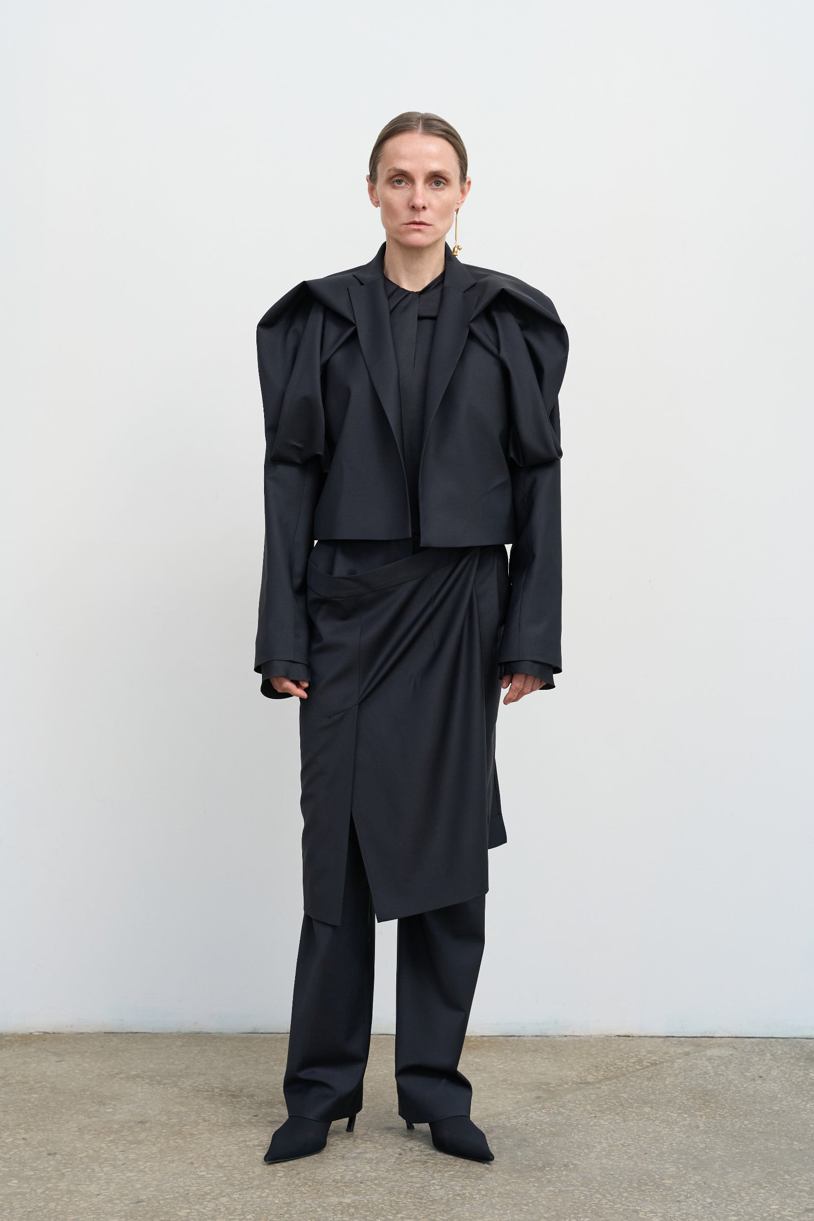 CROPPED JACKET WITH FLORAL ACCENTS