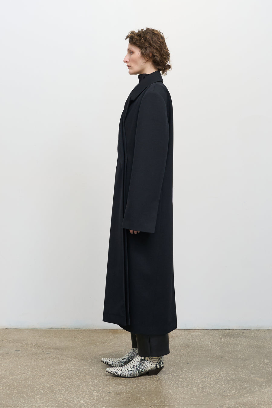 DEEP PLEATED WOOL COAT 2