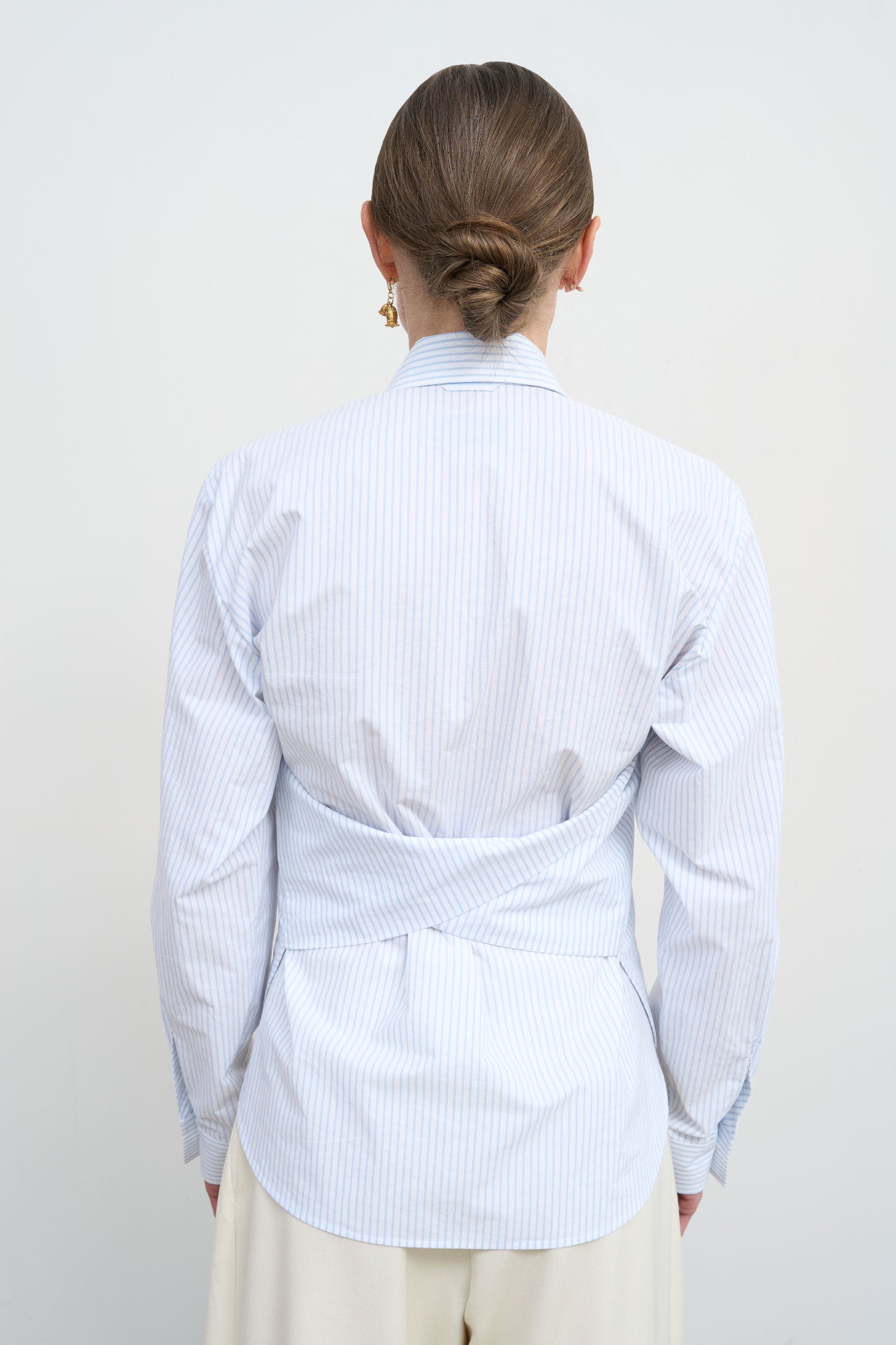 POPLIN SHIRT WITH TWISTED BACK DETAIL