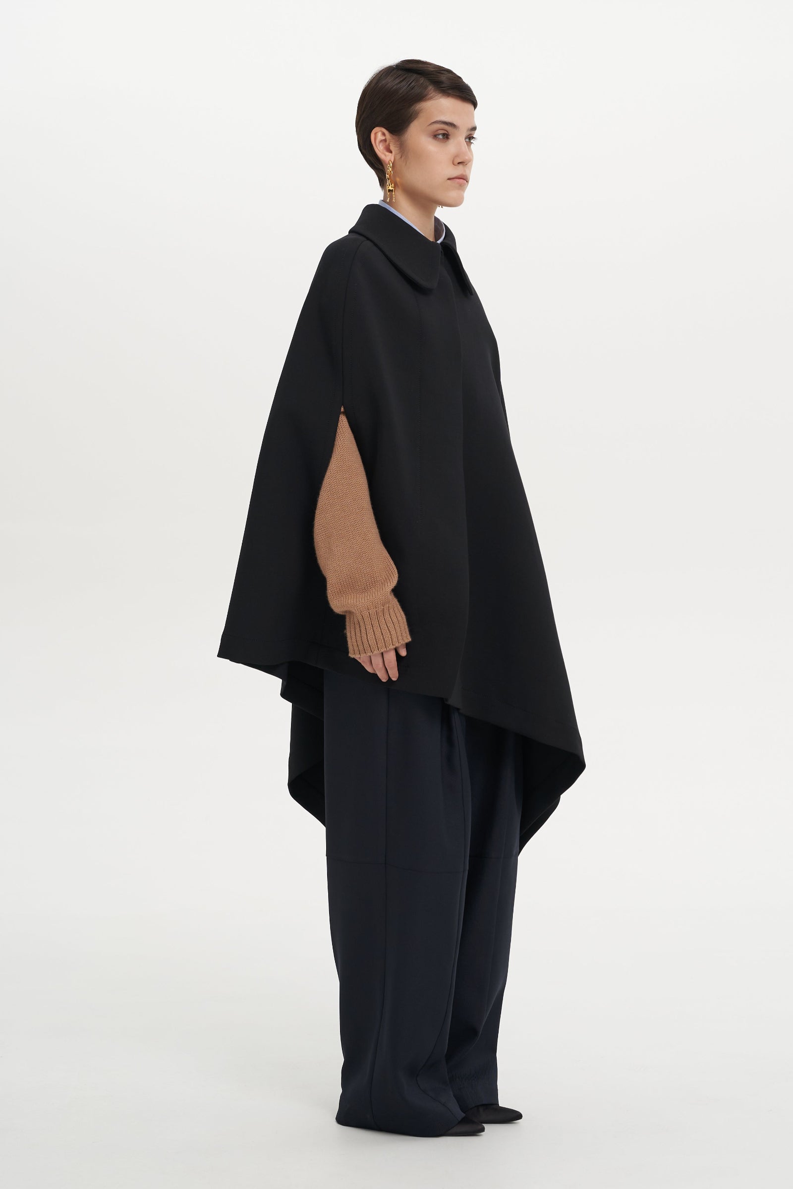SIDEWIND CAPE 2
