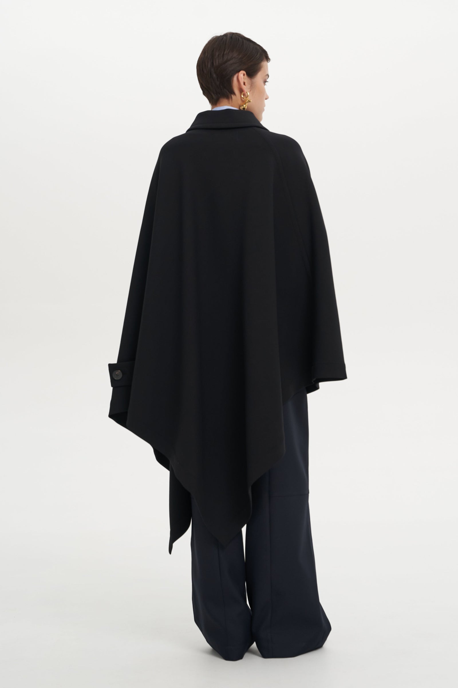 SIDEWIND CAPE 4