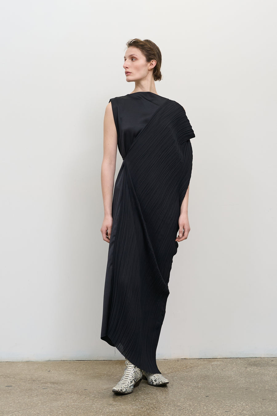 SLEEVELESS REVERSIBLE ASYMMETRIC MAXI DRESS
