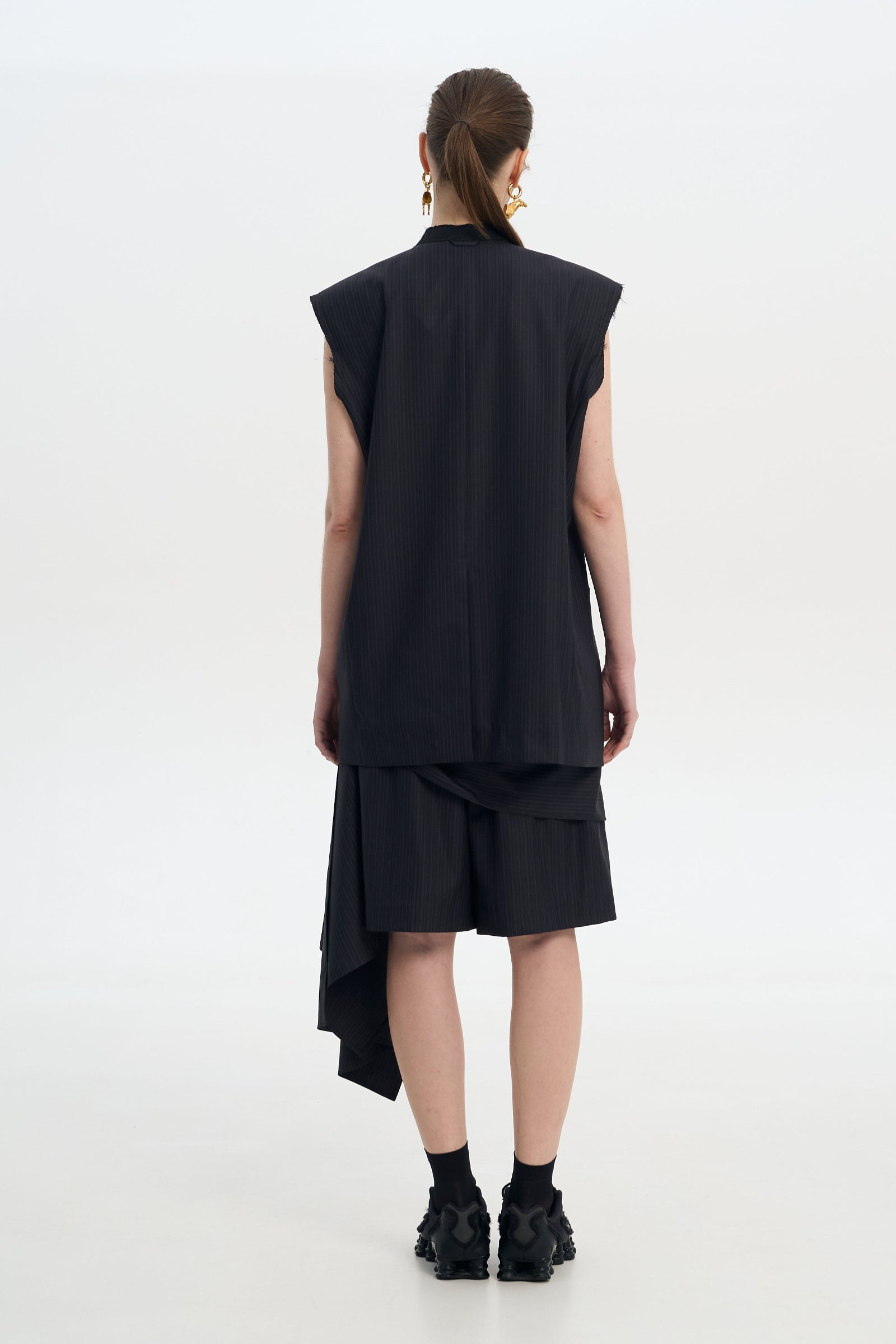 Vest With Knee Length Scarf Detail 3