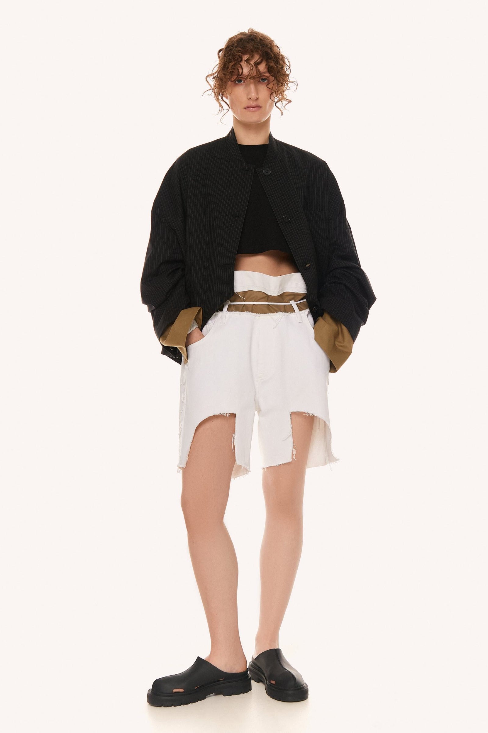 WHITE LEISURE SHORTS