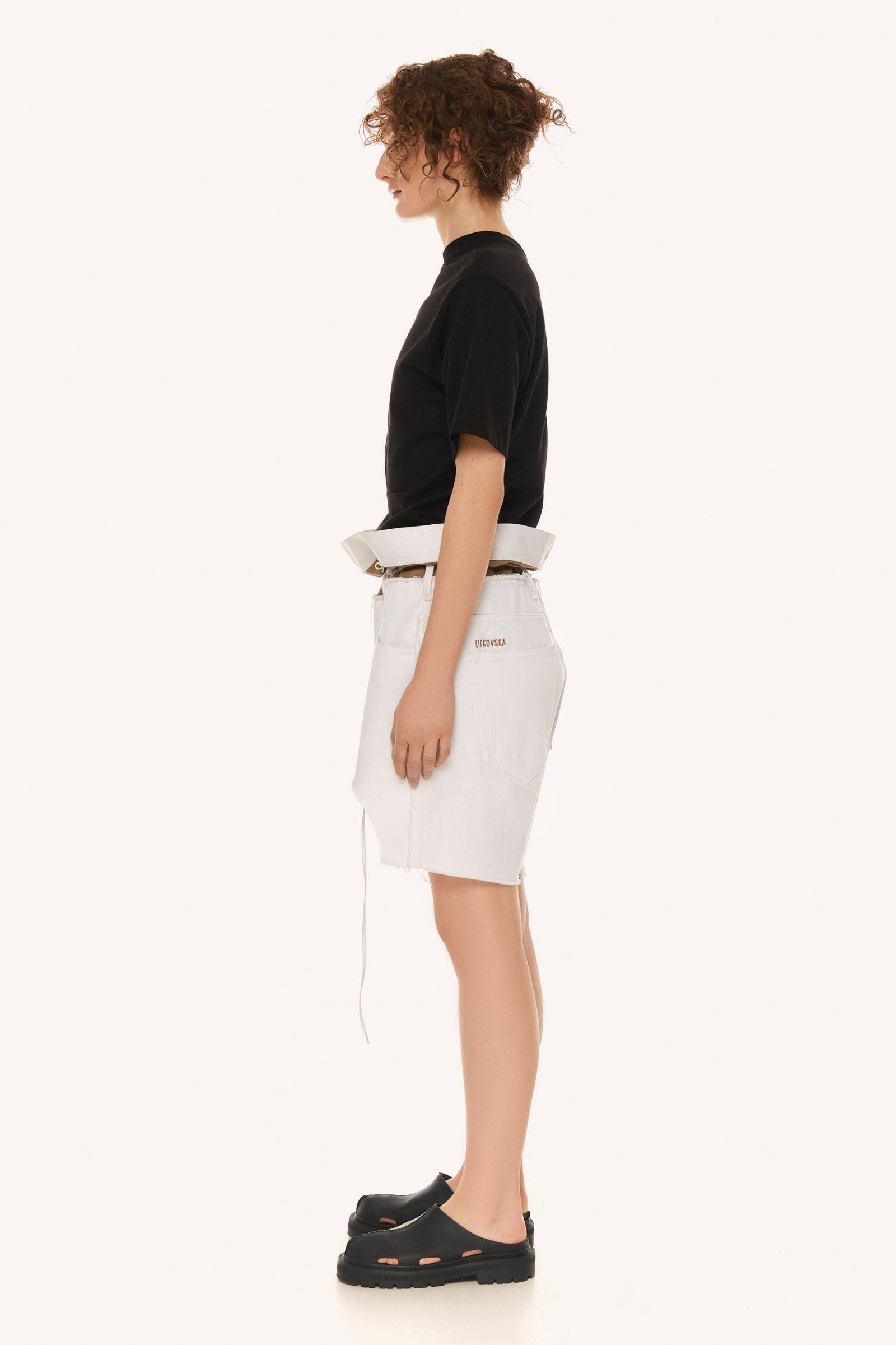WHITE LEISURE SHORTS 1