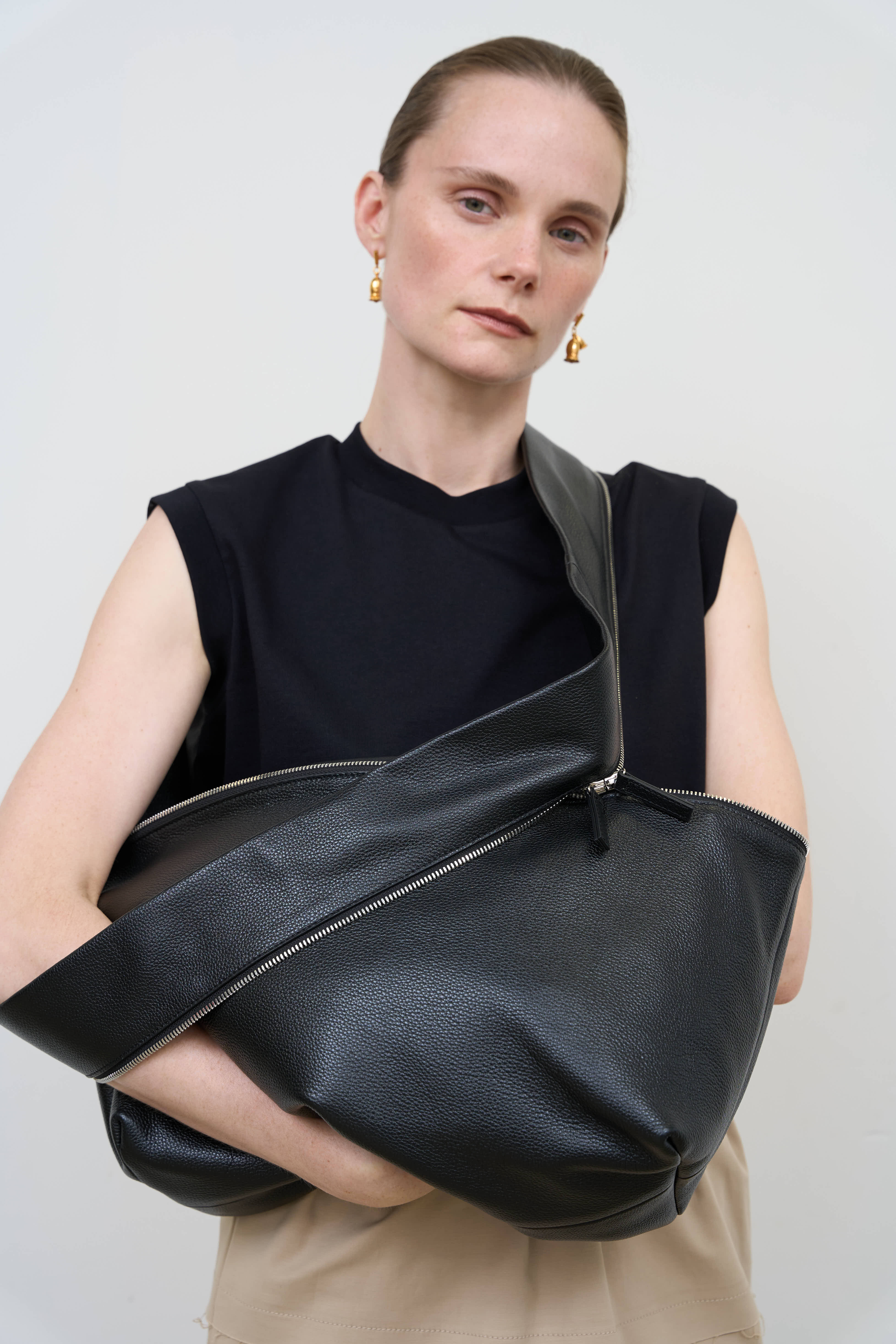LITKOVSKA Zip Bag Black – Versatile Black Leather Bag