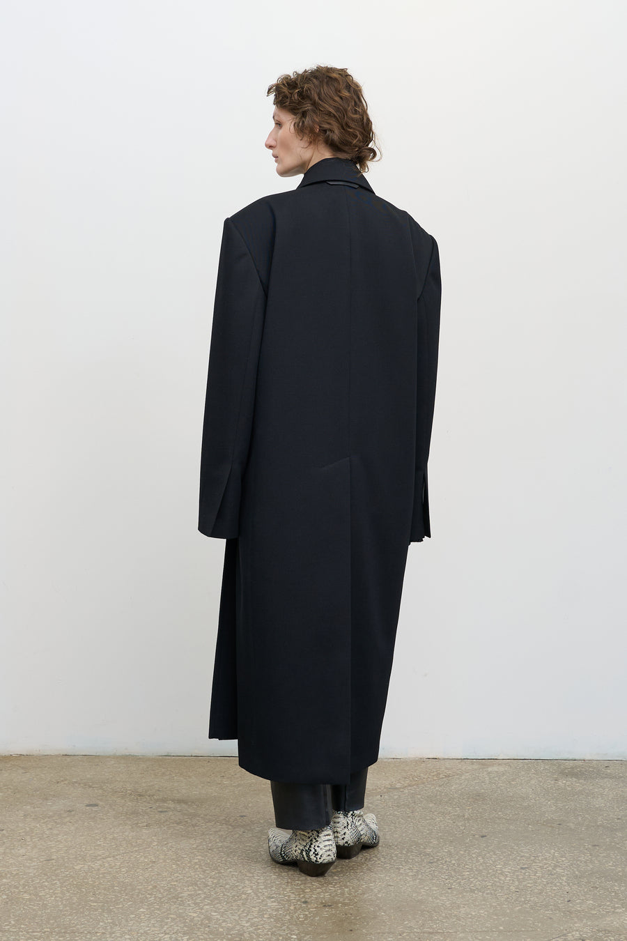 Deep Pleated Wool Coat with Twistable Sleeves – LITKOVSKA collection