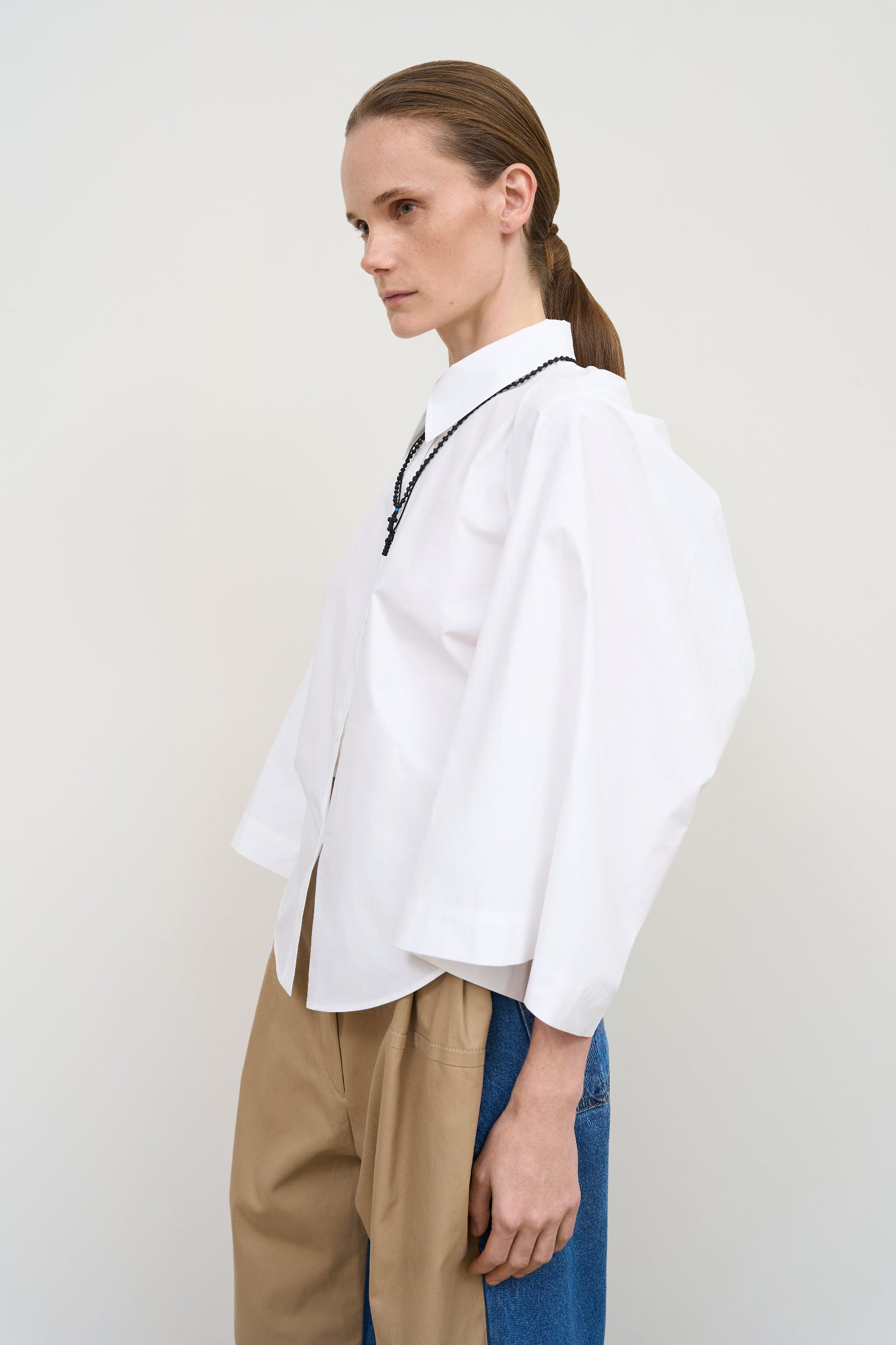 FITTED SHIRT WITH TWISTABLE SLEEVE DETAIL