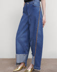 HIGH-RISE BARREL-LEG JEANS