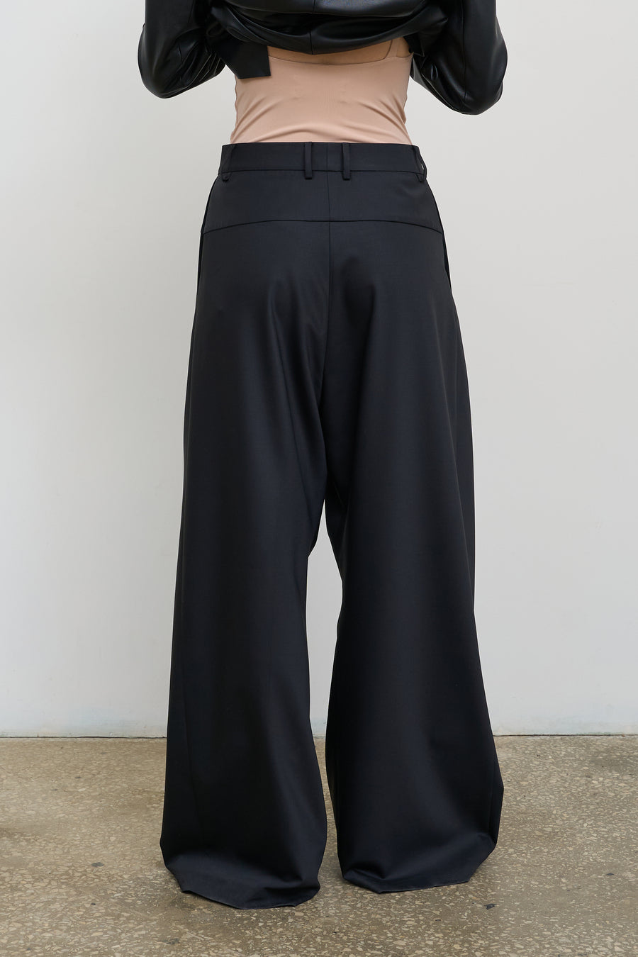 HIGH-RISE WOOL WIDE-LEG PANTS Black