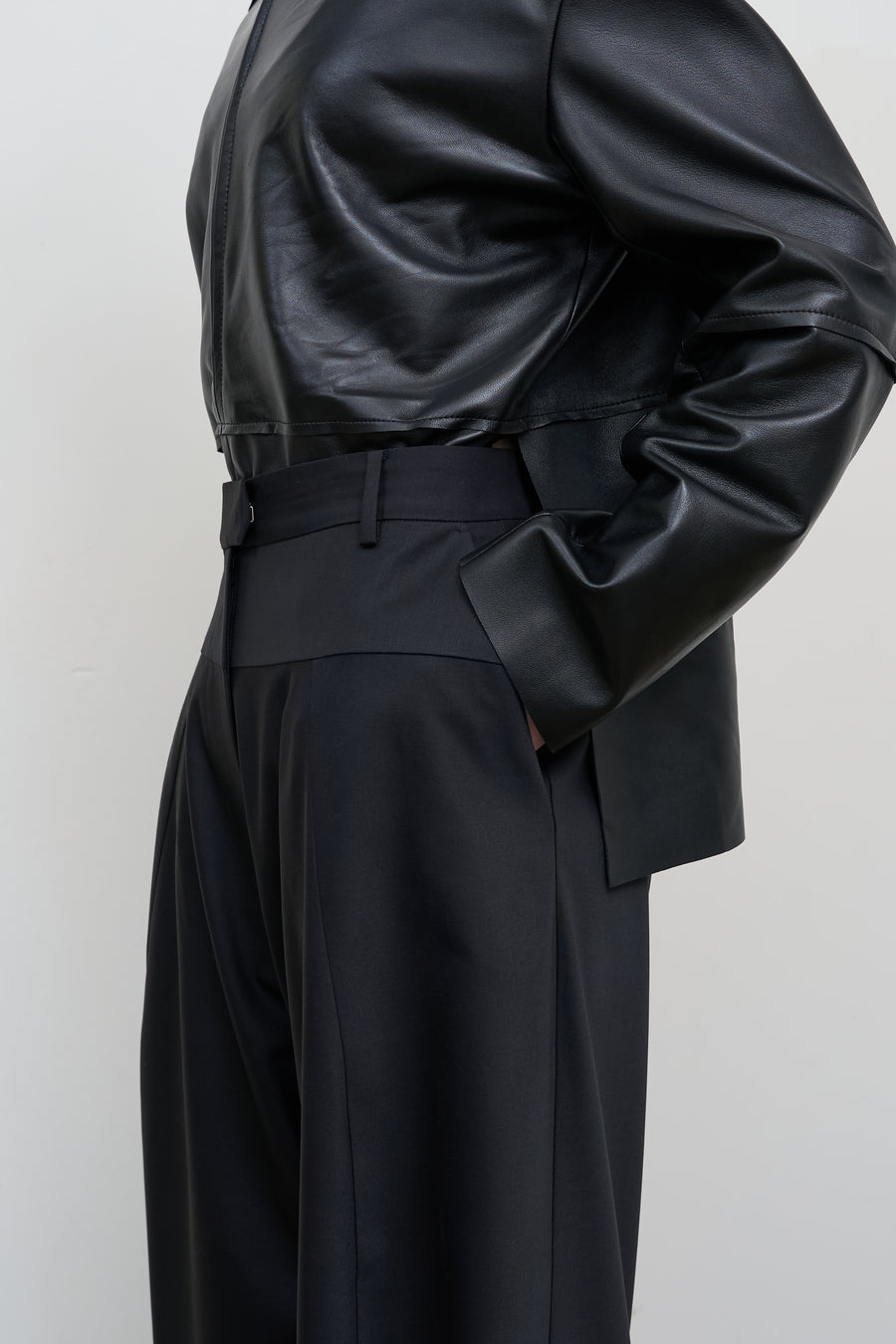 HIGH-RISE WOOL WIDE-LEG PANTS Black