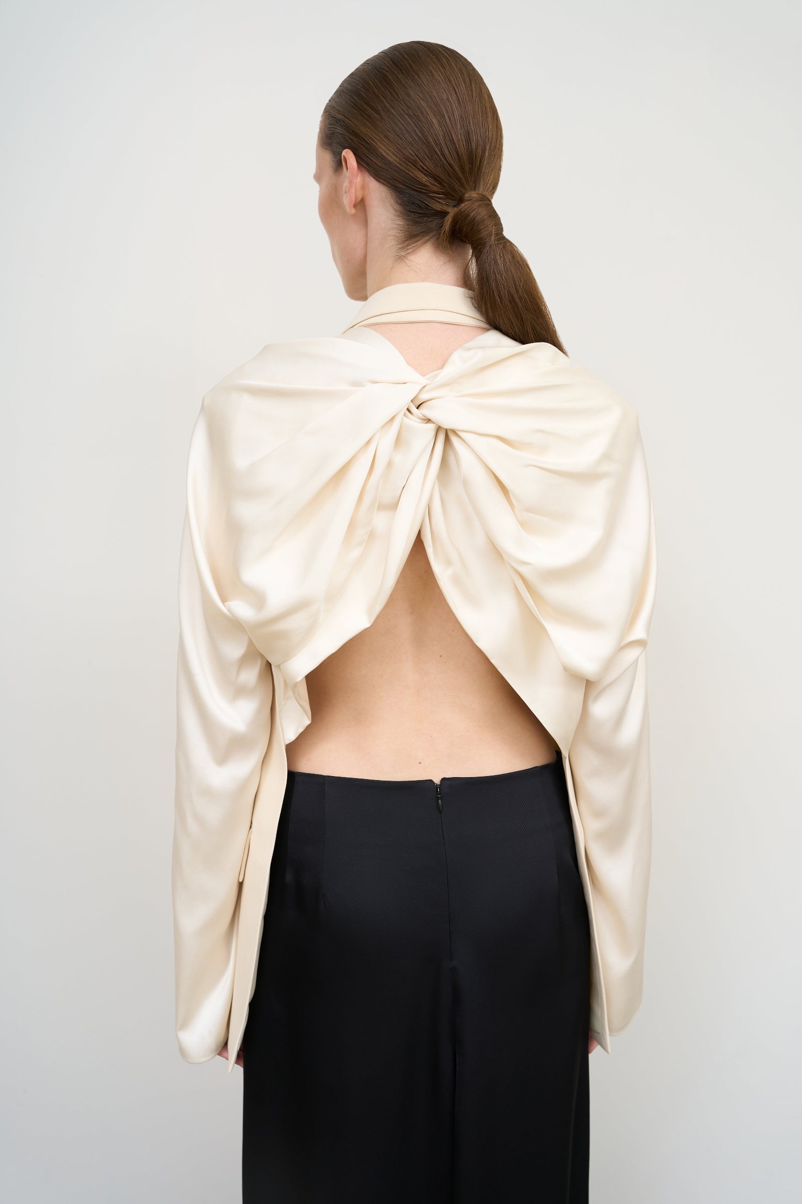 IVORY FITTED VEST WITH TWISTABLE SLEEVE DETAIL 2