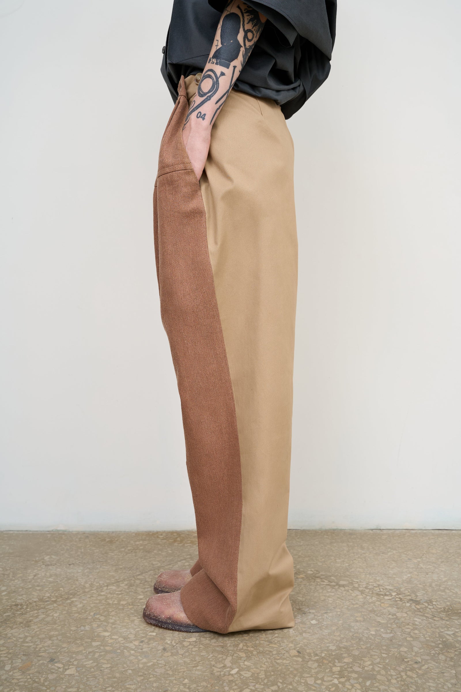 LINEN TWILL FRONT AND COTTON BACK PANTS