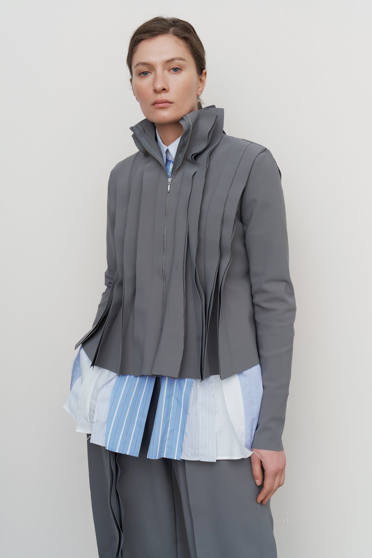 SCULPTED-PLEAT BIFLEX TOP