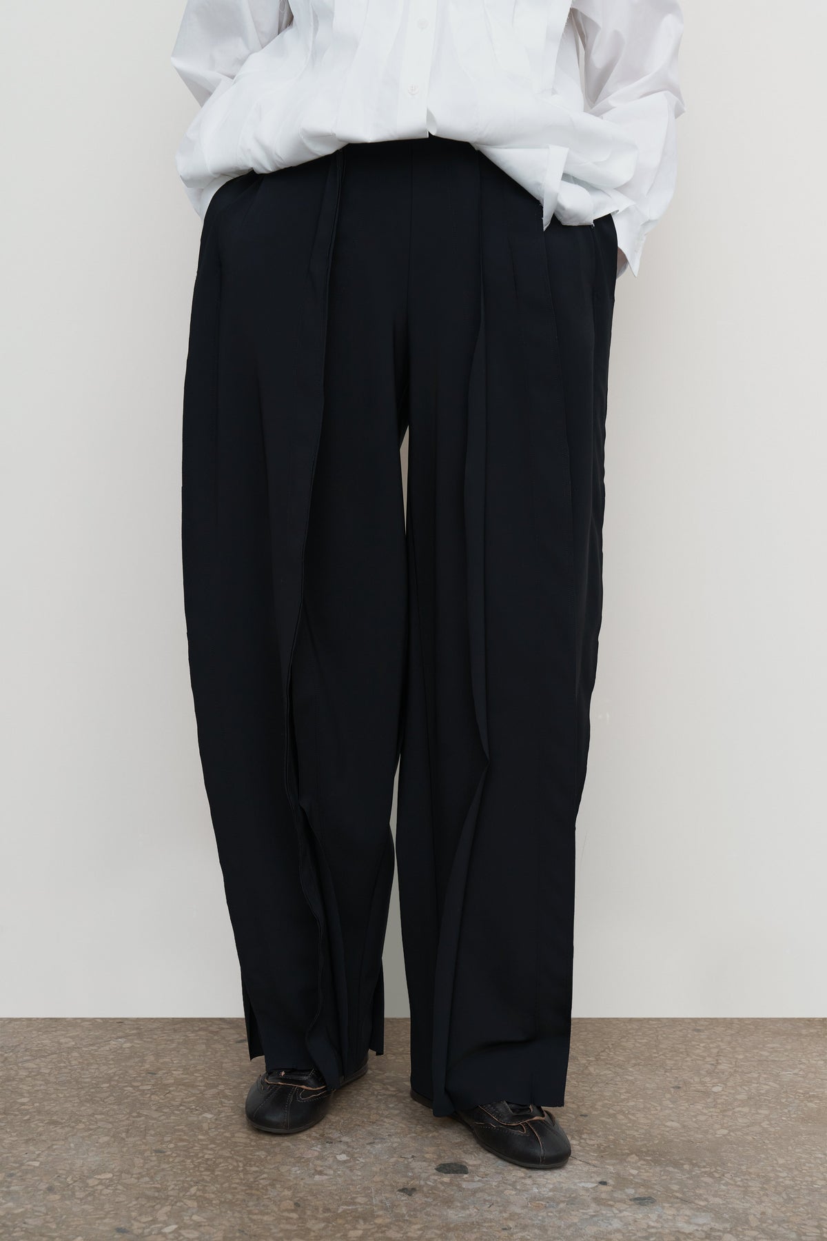 RUFFLE HIGH-RISE BIFLEX BARREL-LEG PANTS