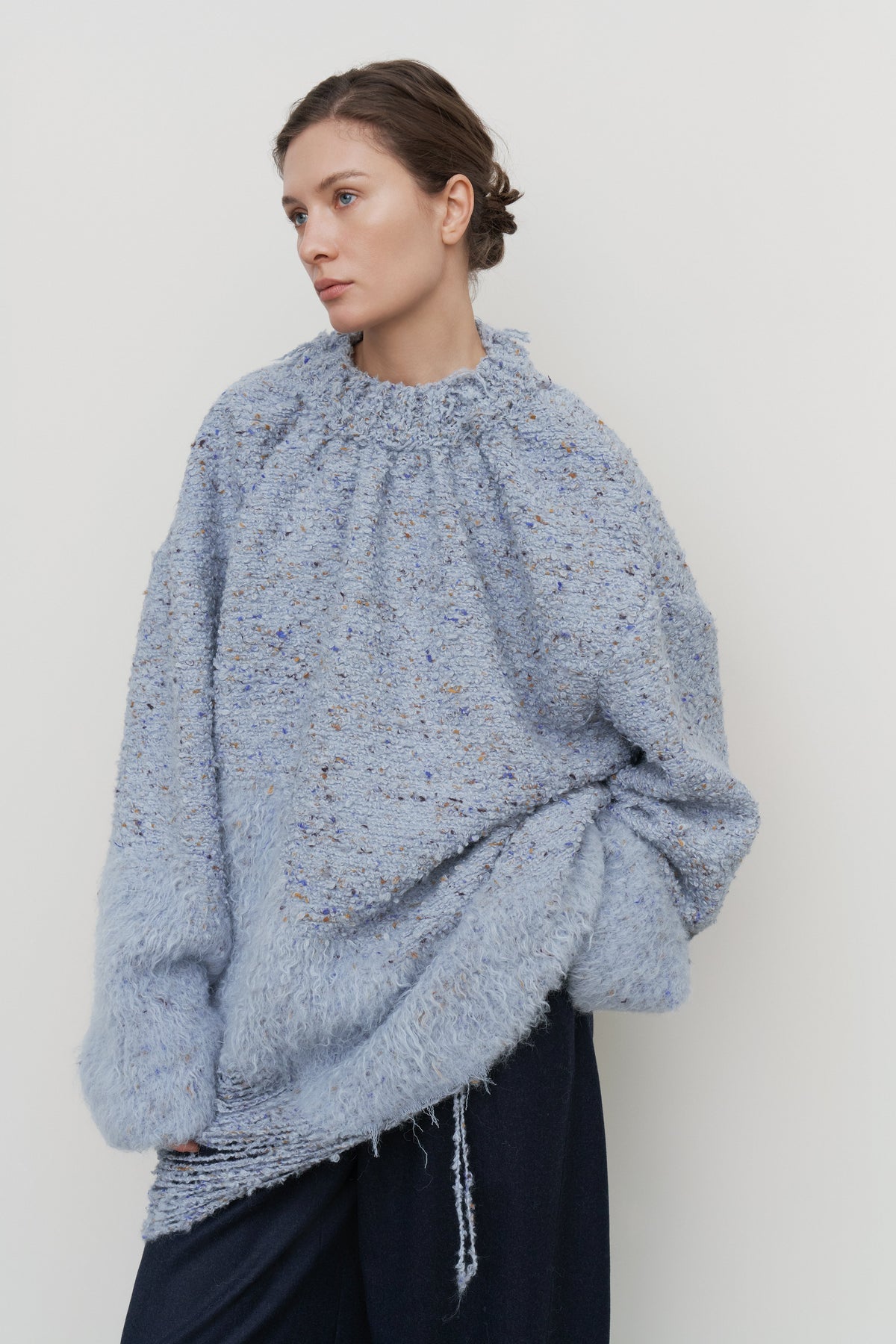 AURA SWEATSHIRT