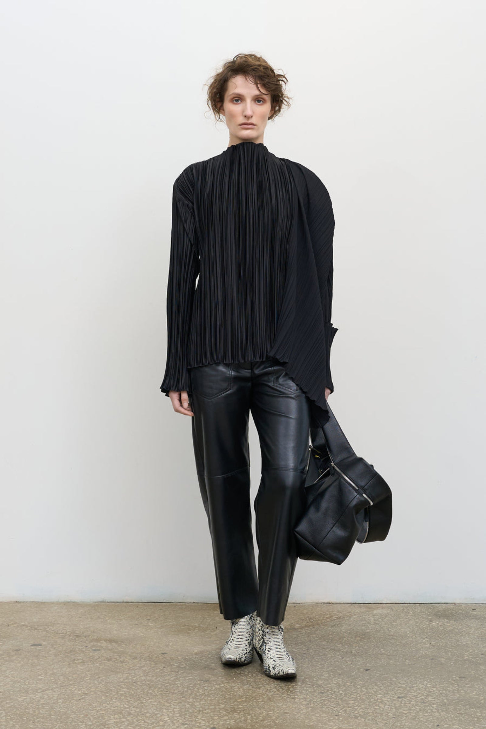 PLISSÉ BLOUSE WITH SLOUCHY SHOULDER LINE black