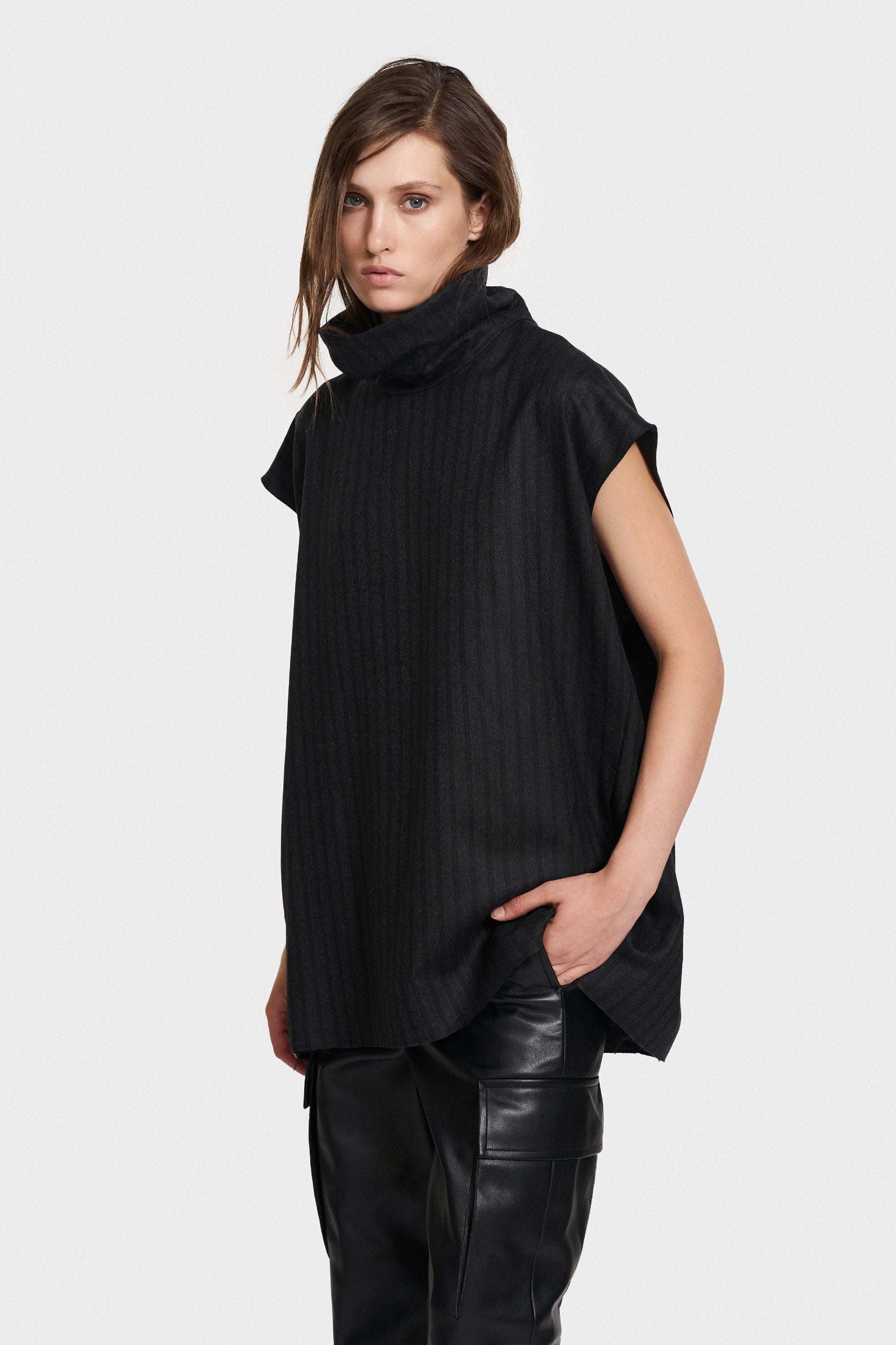REVERSE VEST GREY