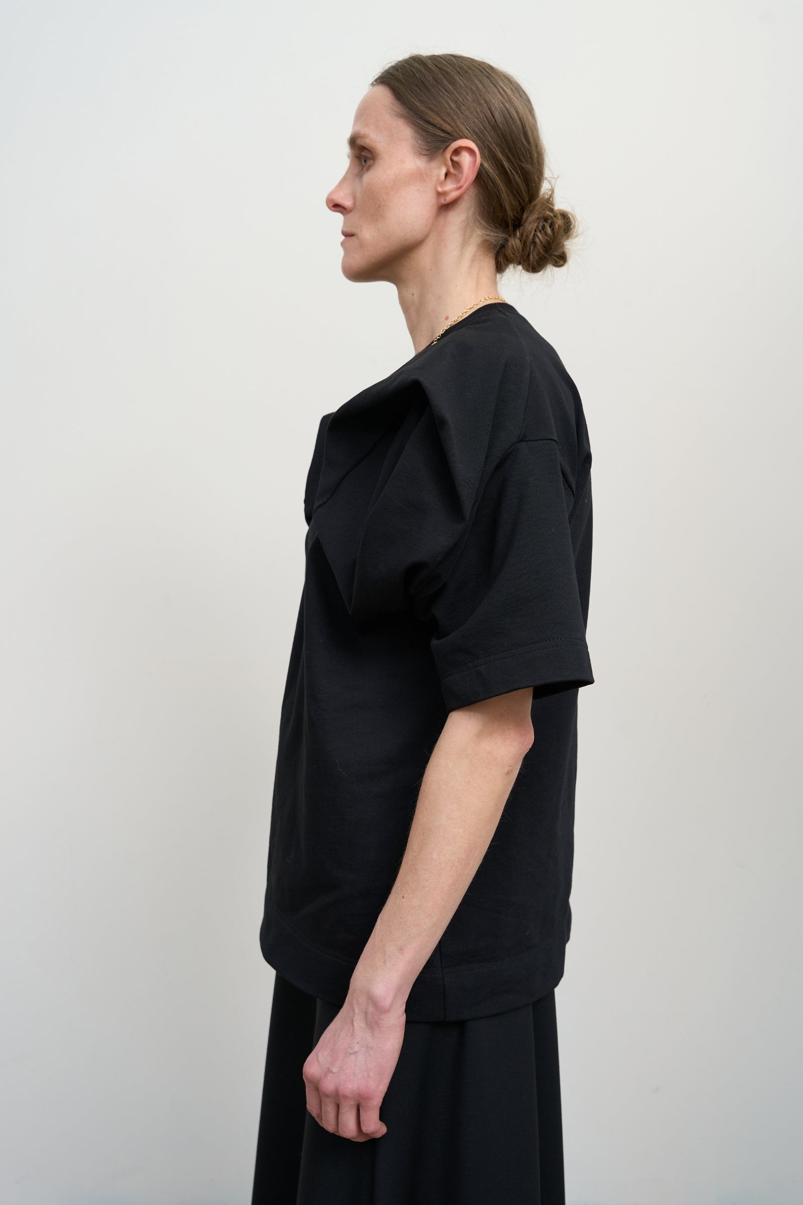 T-SHIRT WITH FLORAL DETAILS black