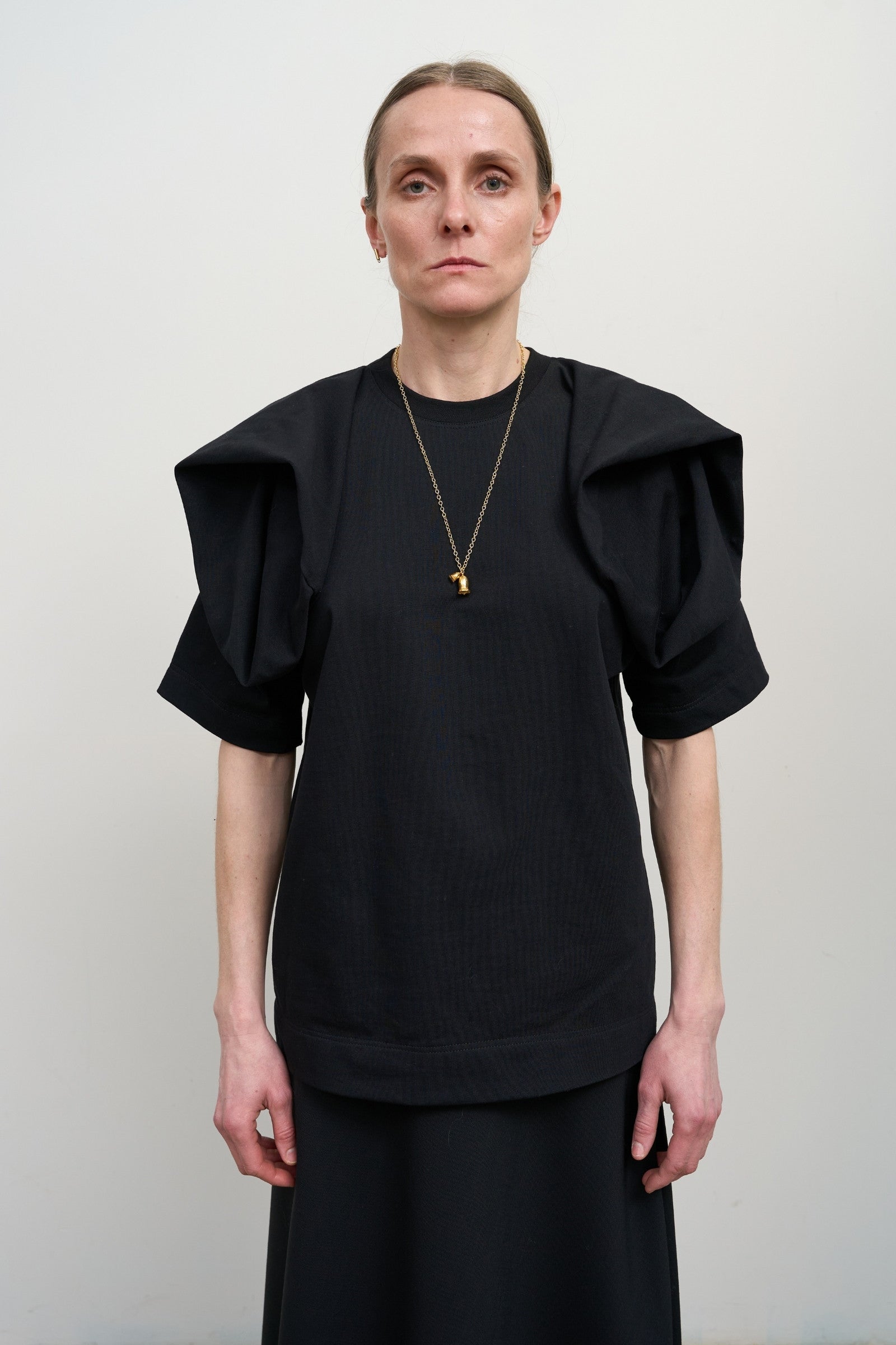 T-SHIRT WITH FLORAL DETAILS black
