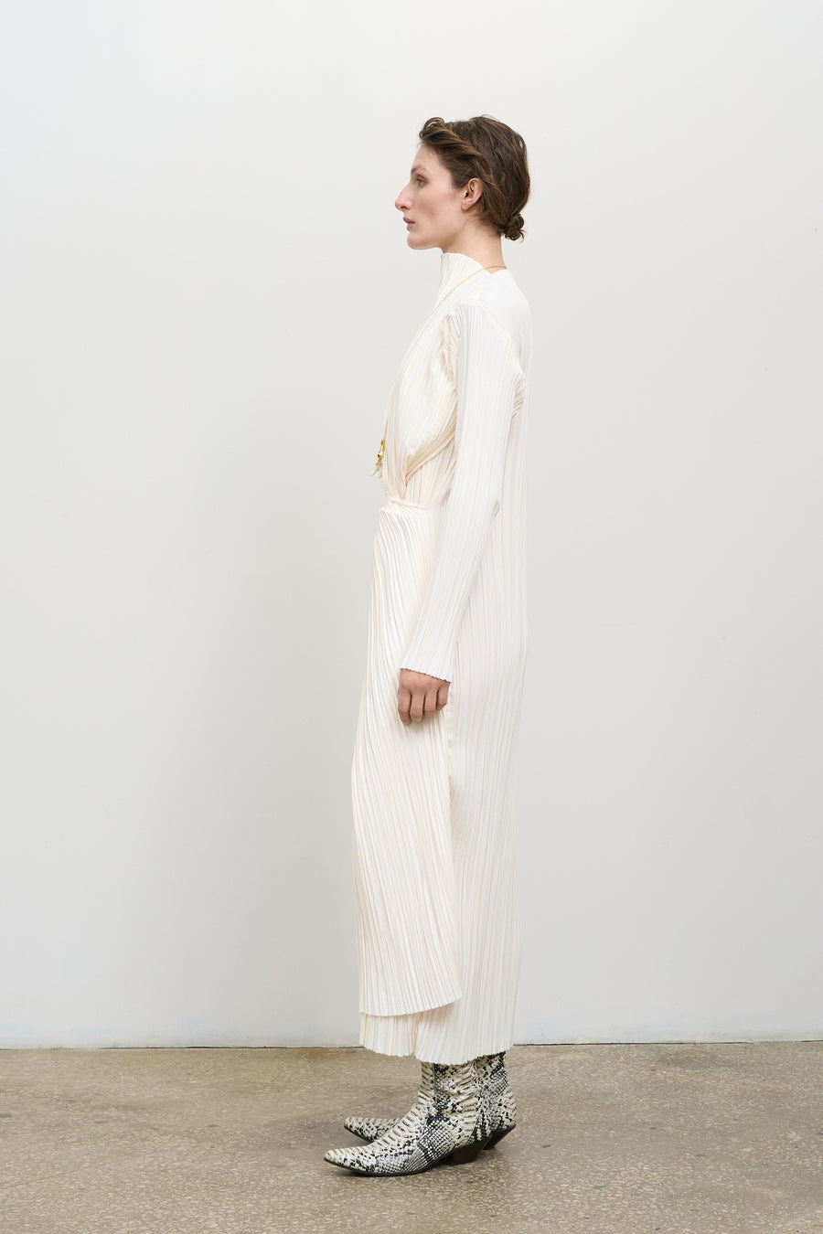 TWISTED WAIST PLISSÉ DRESS 3