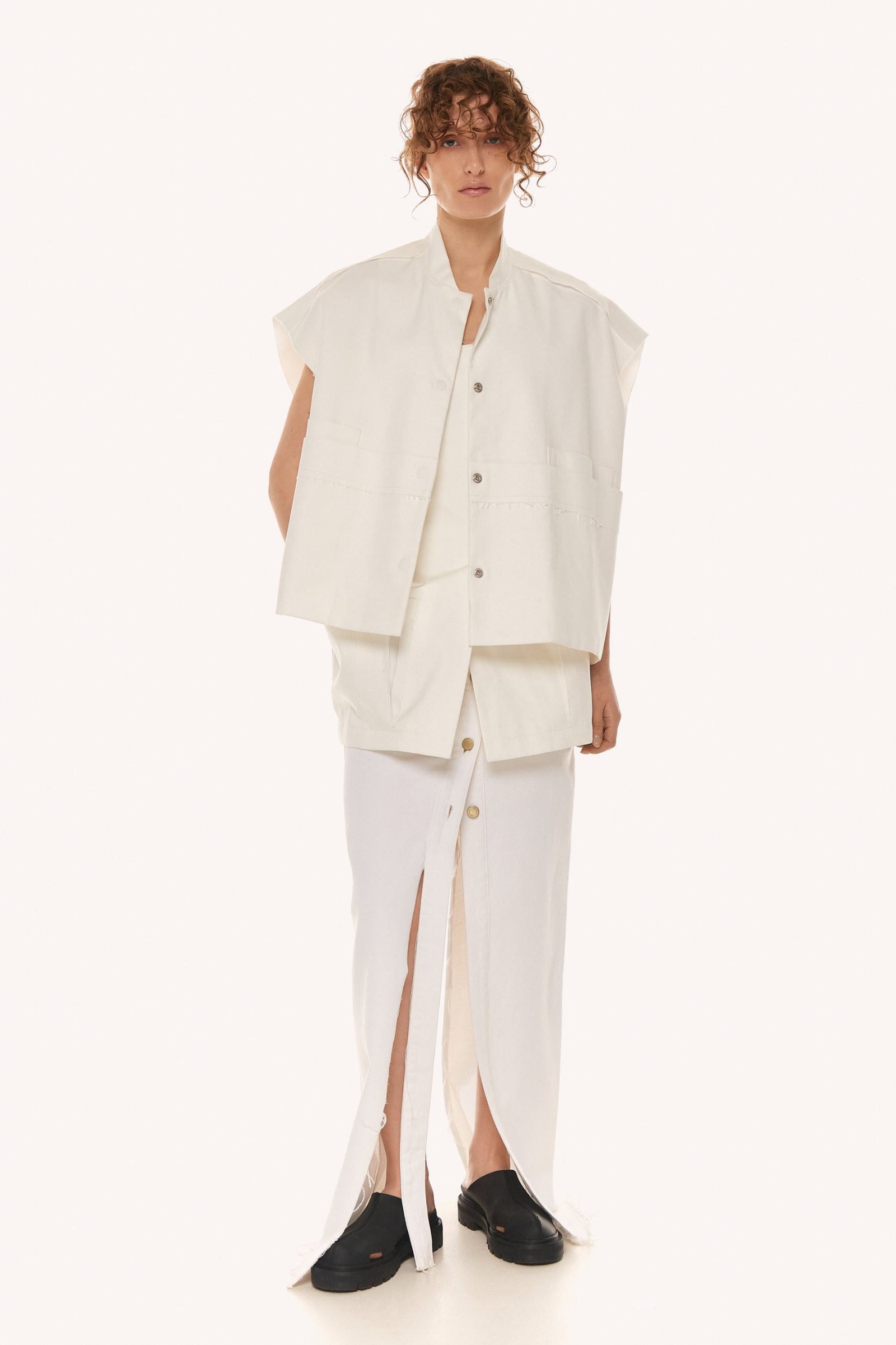 UNTAILORED VEST 2