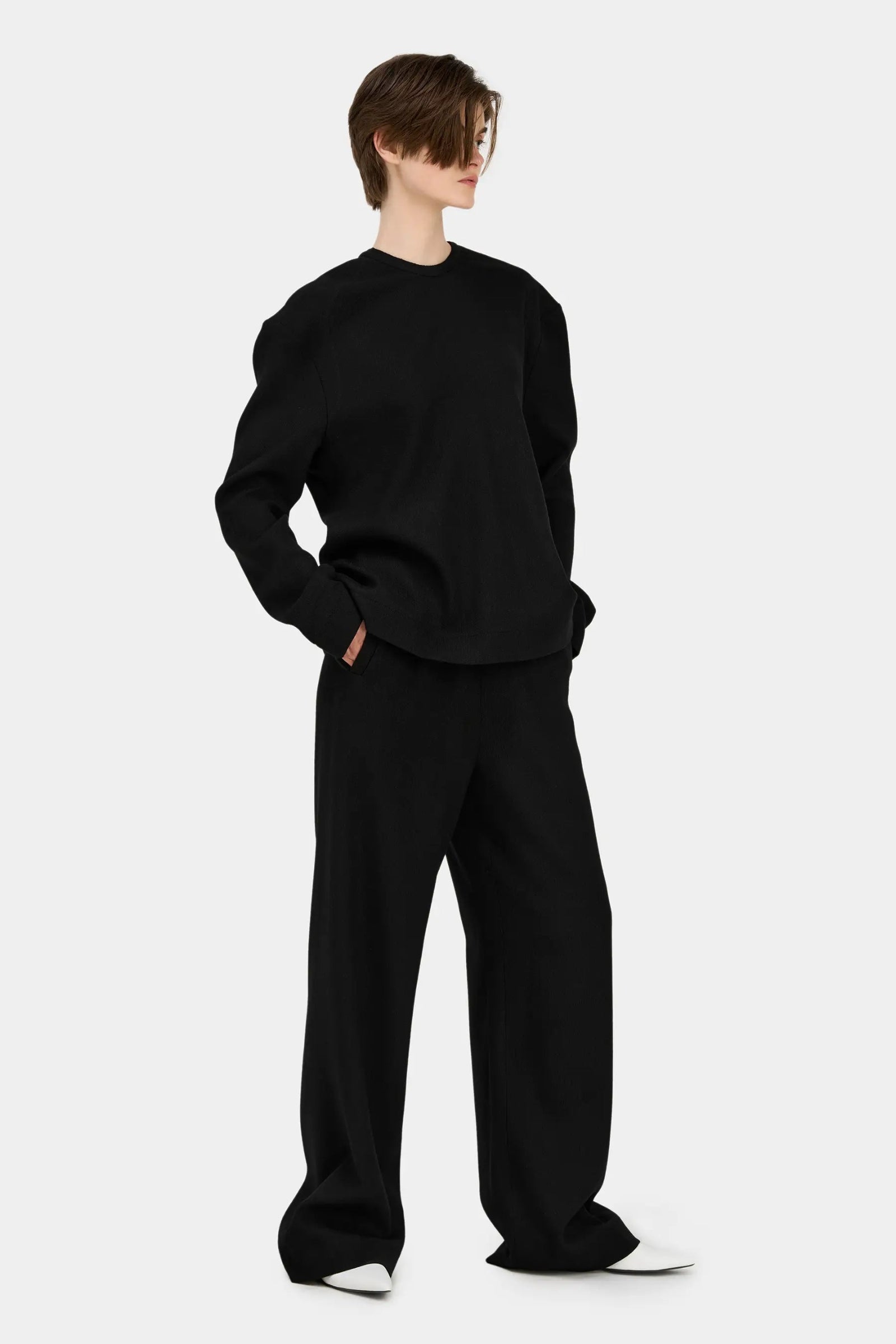 WOLF SWEATSHIRT BLACK 1