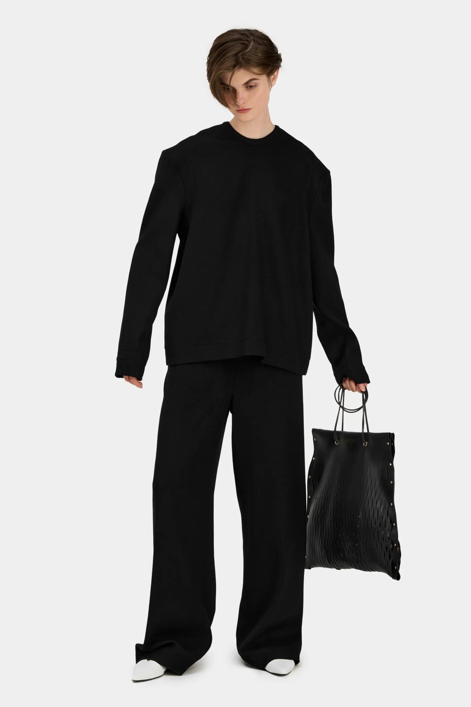 WOLF SWEATSHIRT BLACK 2