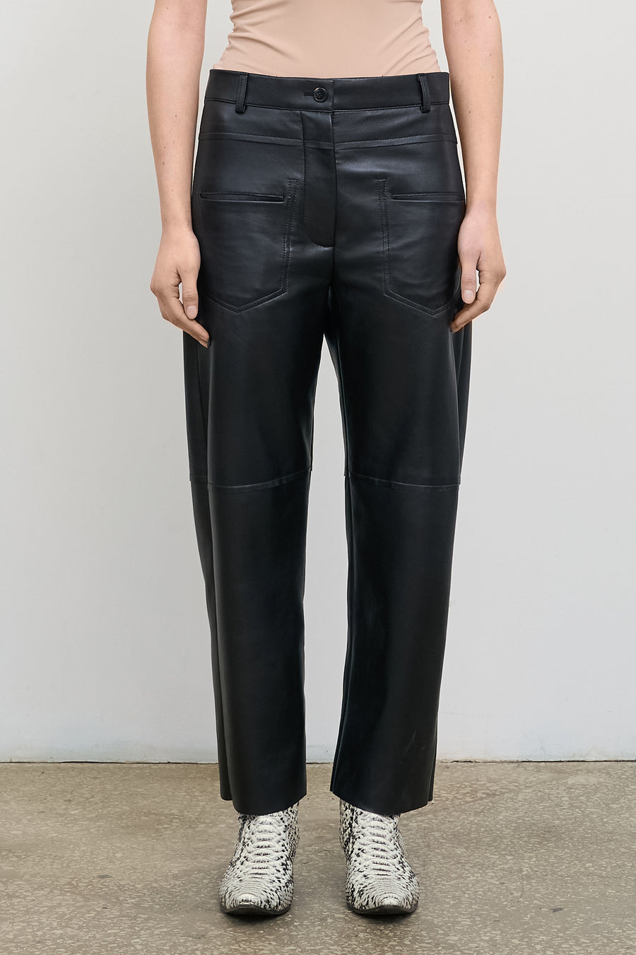 WIDE TAPERED LEG PANTS