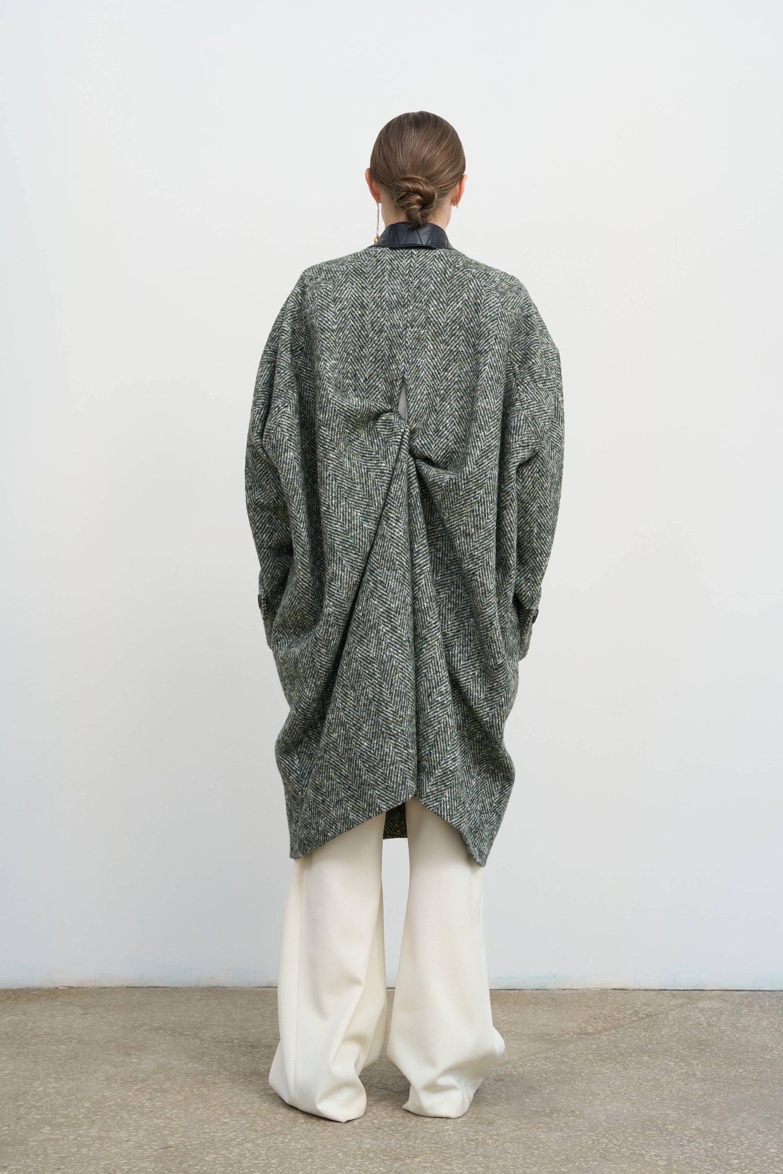 WOOL COAT WITH TWISTED BACK 3