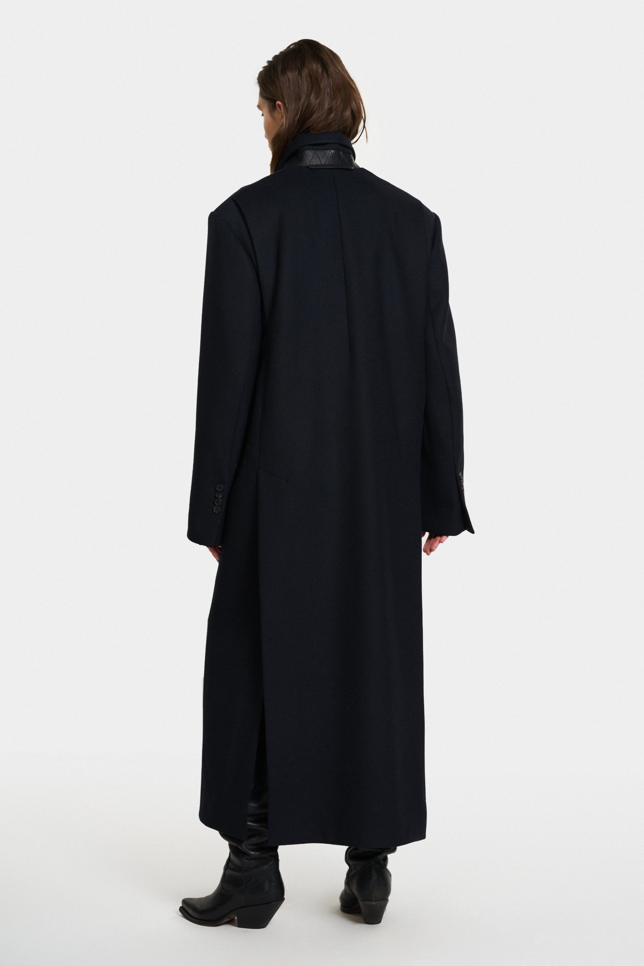 Coats Litkovska Coats Litkovska