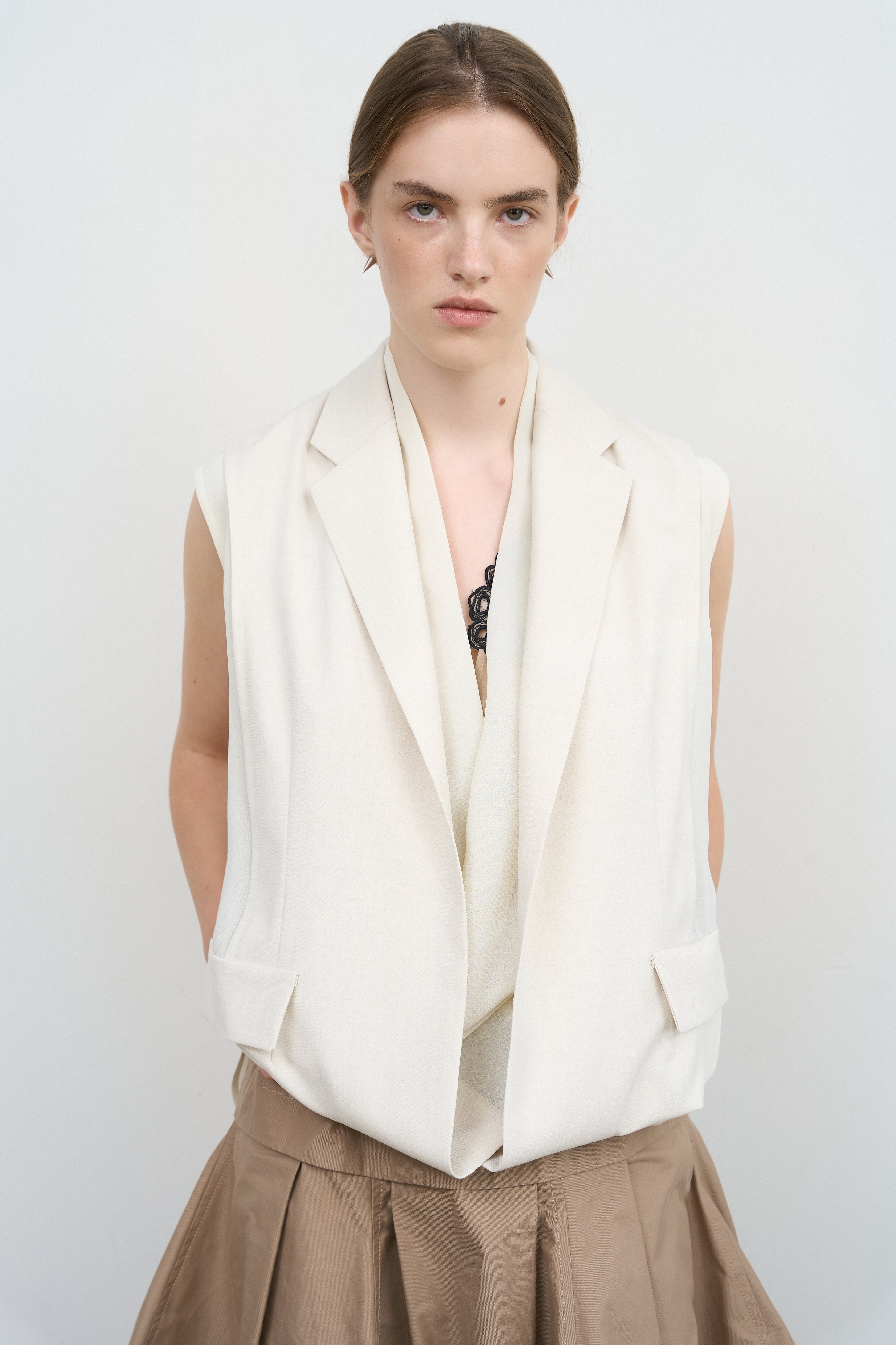 Litkovska リトコフスカ SLIT VEST ジレ 新品・タグ付未使用❣️ LAYERED TUCKED-HEM VEST – Litkovska